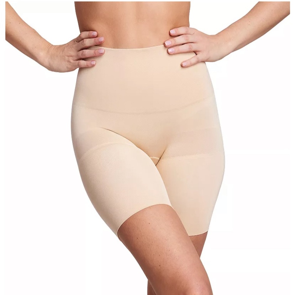 SPANX Red Hot Label Flat Out Flawless Mid Thigh Short L/G Soft Nude High Waist